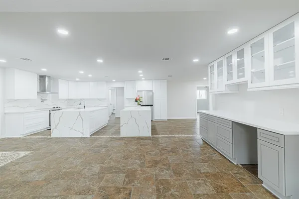$3,500 | 10055 Larston Street, Houston, TX 77055