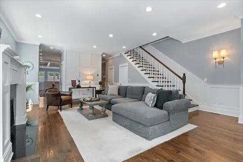 $1,300,000 | 4320 North Whipple Street, Chicago, IL 60618