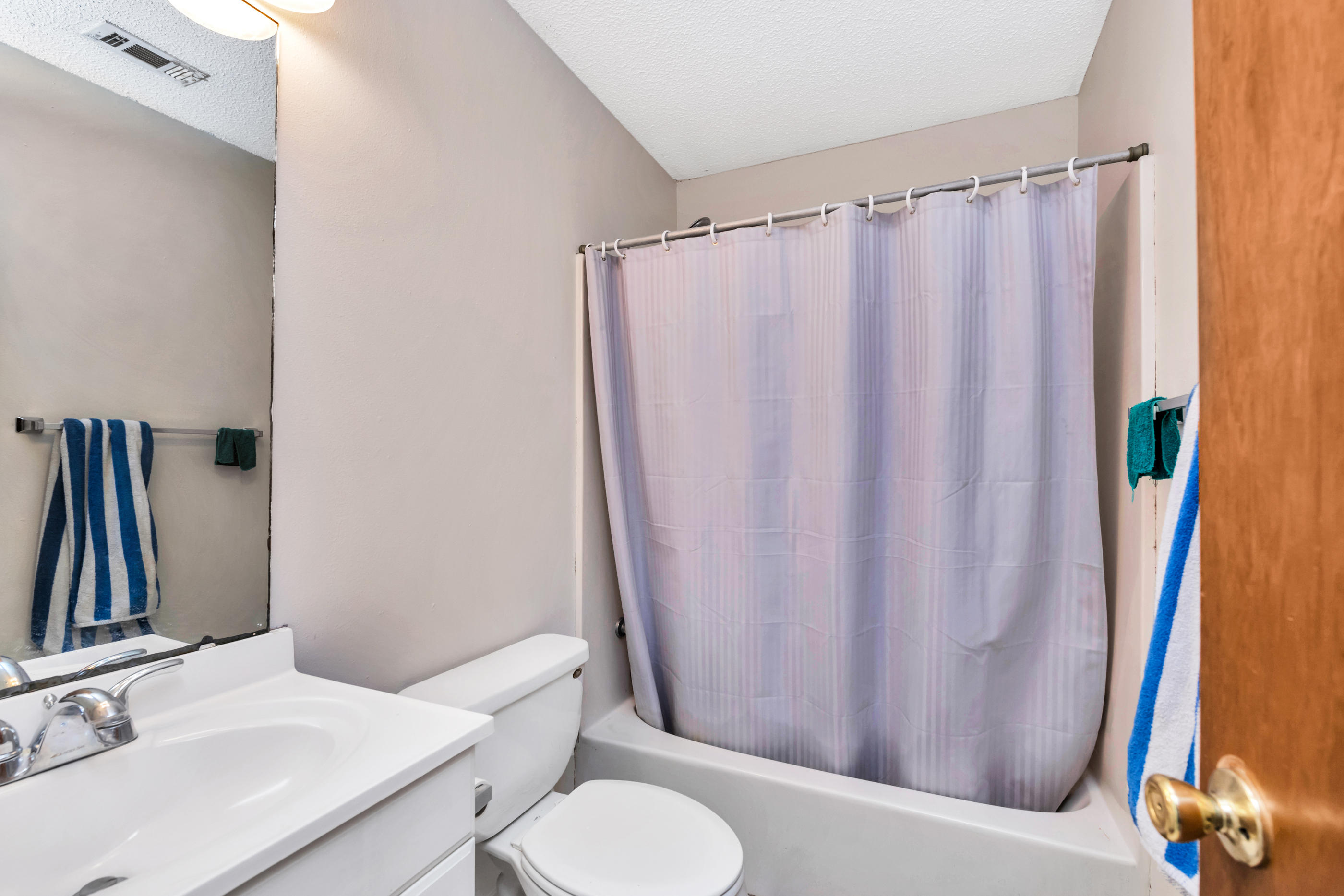 10 Falcon Ridge Lane Fort Walton Beach, FL 32547 - Photo 18 of 22 16_Hall Bath