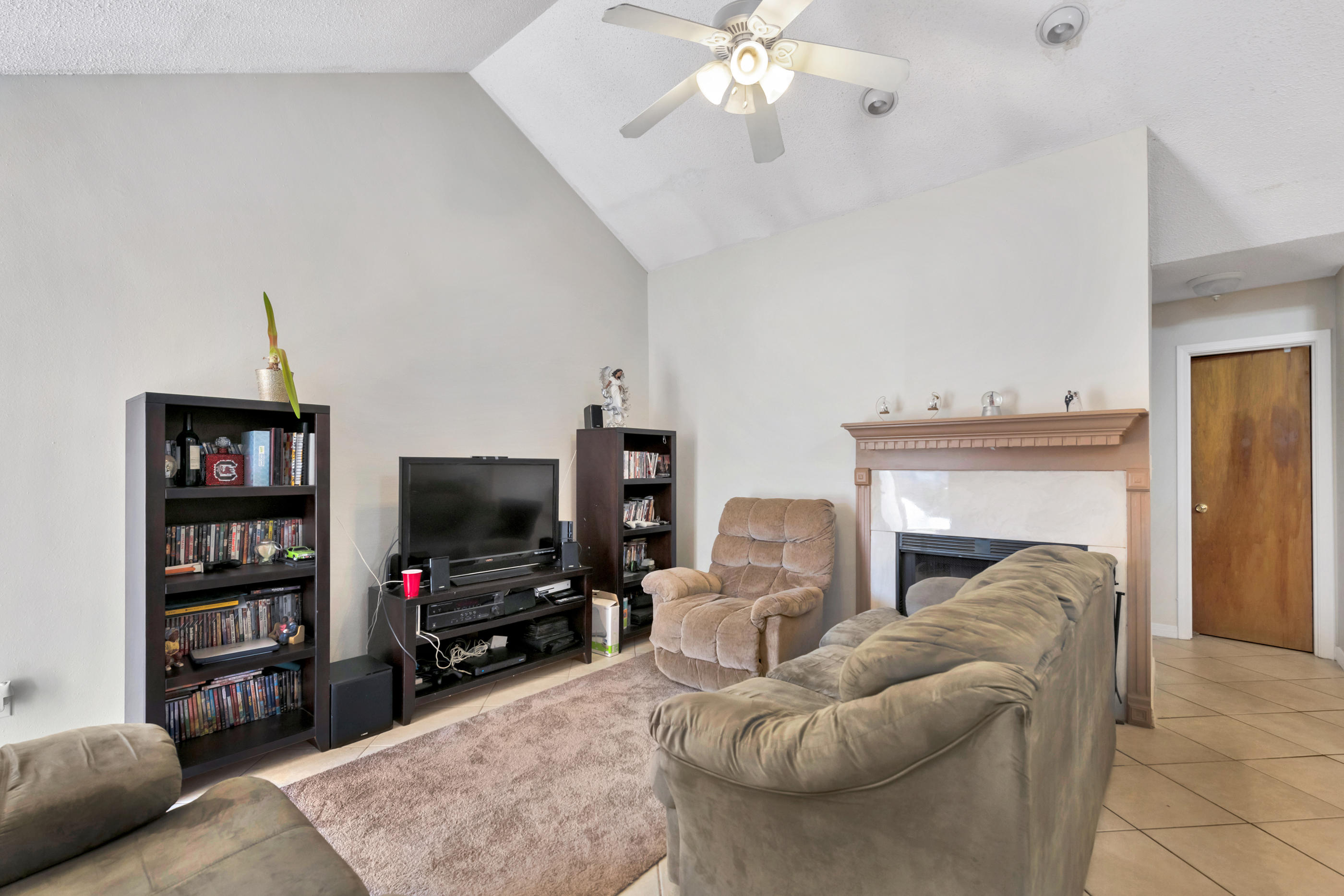 10 Falcon Ridge Lane Fort Walton Beach, FL 32547 - Photo 3 of 22 03_Family Rm2