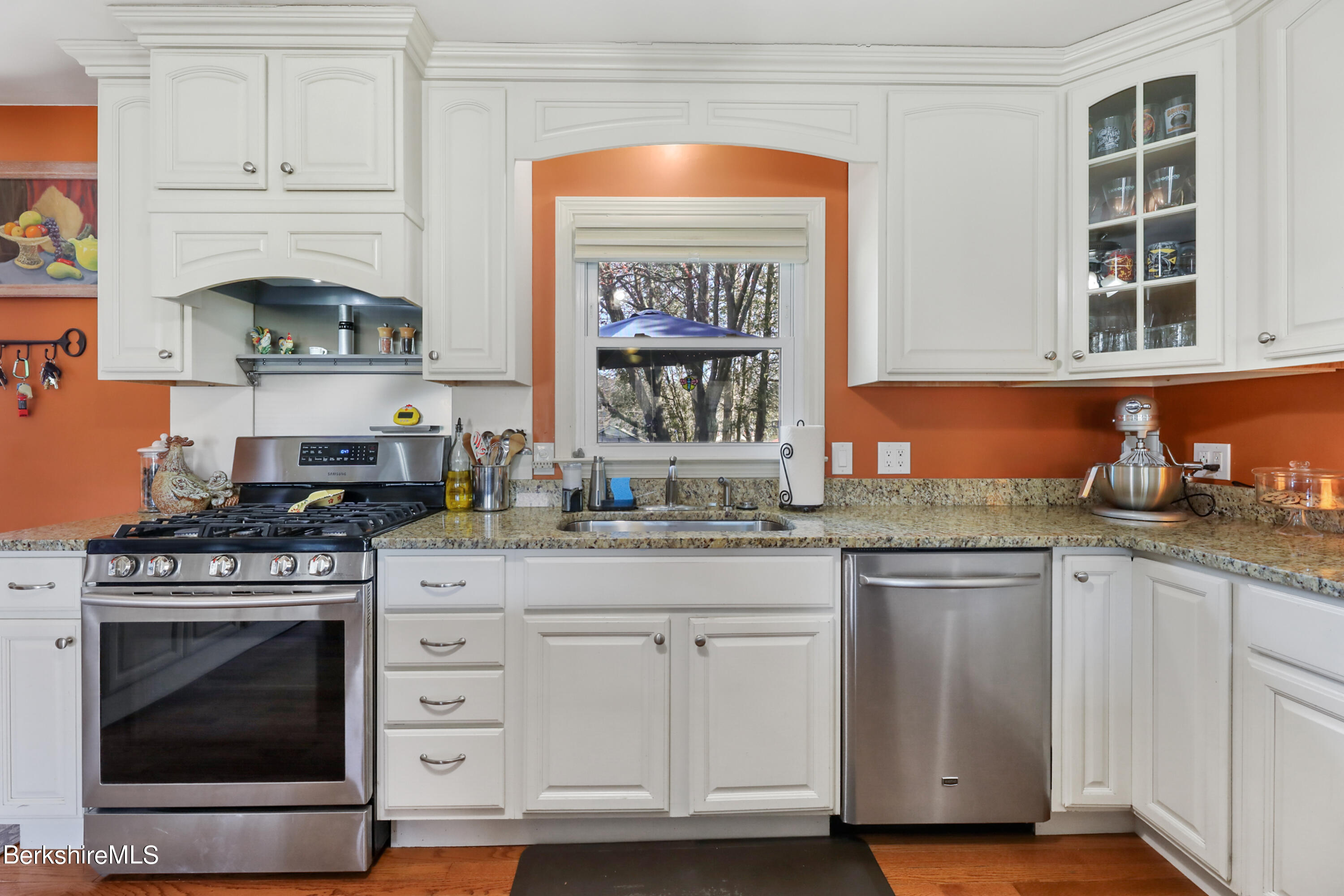 60 Kitchen