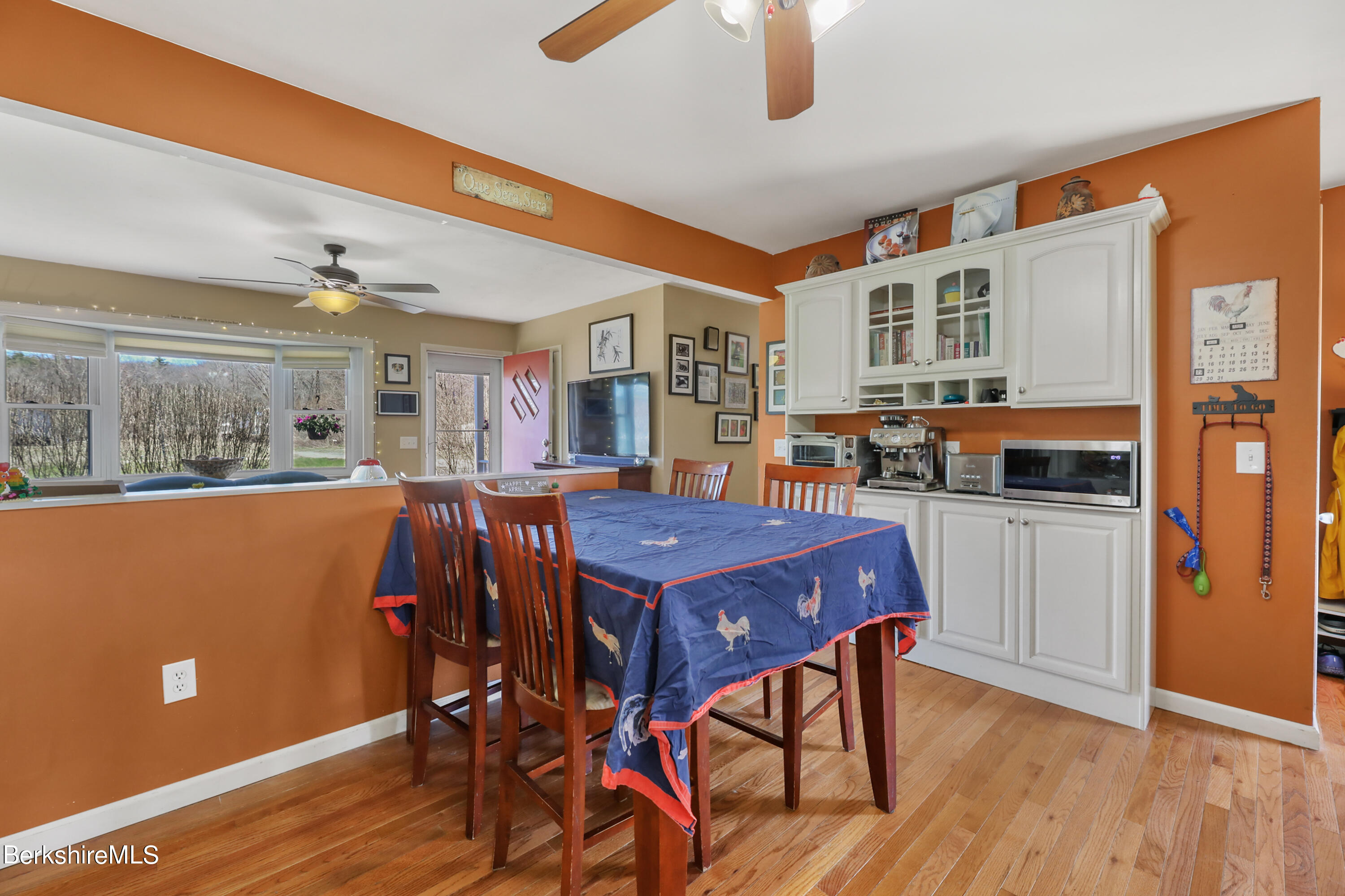 45 Dining Area