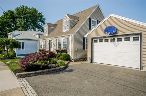 10 Sumner Road Salem, MA 01970 - Photo 2 of 30
