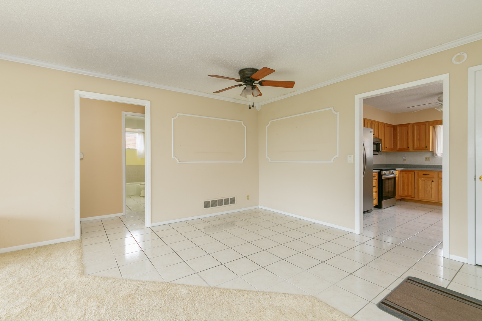 3721 35th Street, Unit 4 Moline, IL 61265 - Photo 9 of 26
