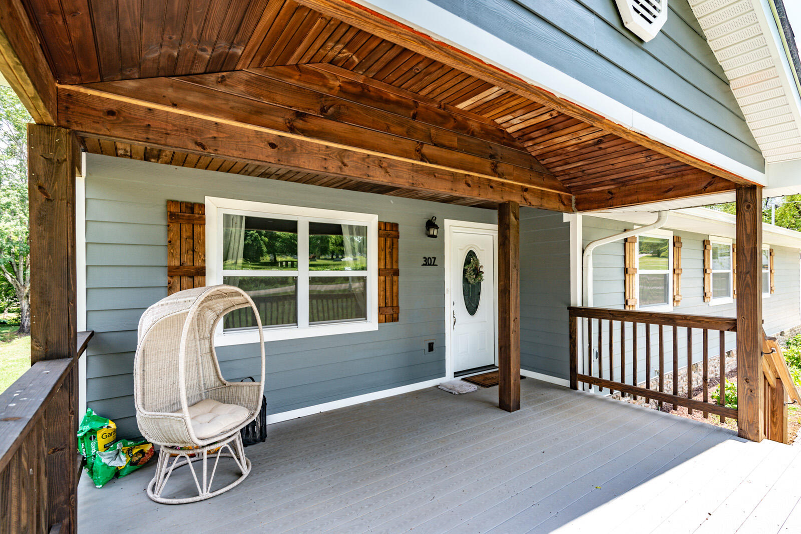 307 Taylor Road Knoxville, TN 37920 - Photo 4 of 33 Ext - House Front Porch-3