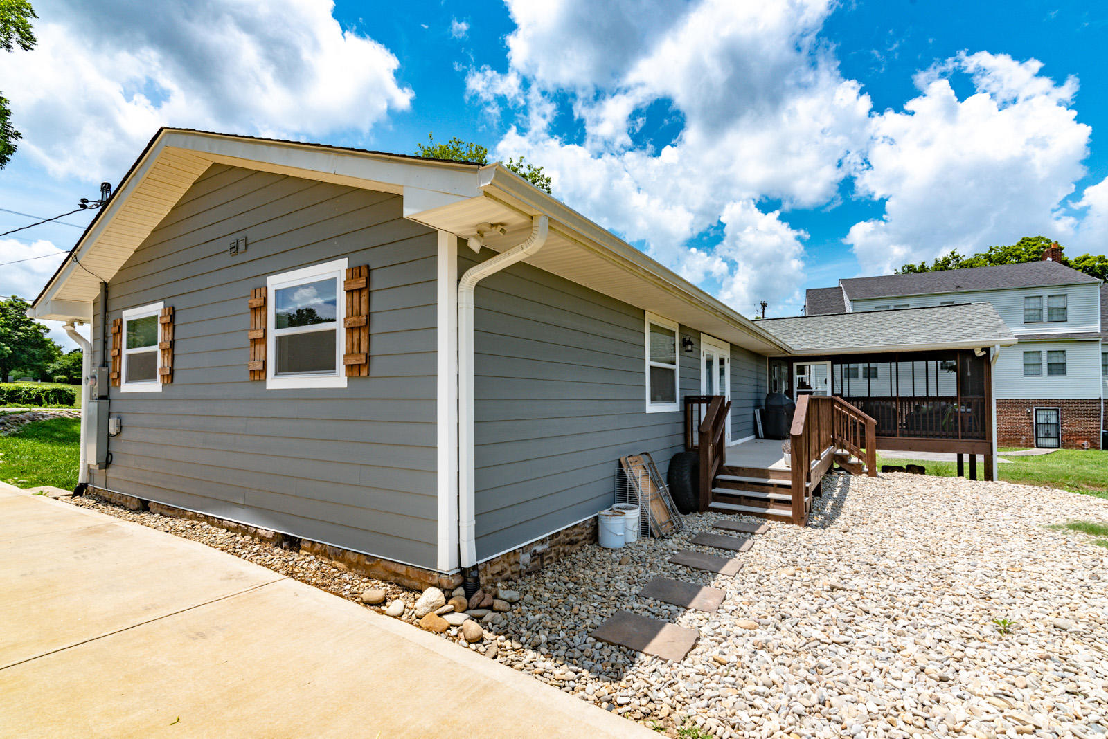 307 Taylor Road Knoxville, TN 37920 - Photo 5 of 33 Ext - House Rear-1