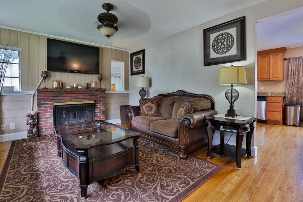 35 Herrick Road Peabody, MA 01960 - Photo 3 of 25 Gallery Image 3