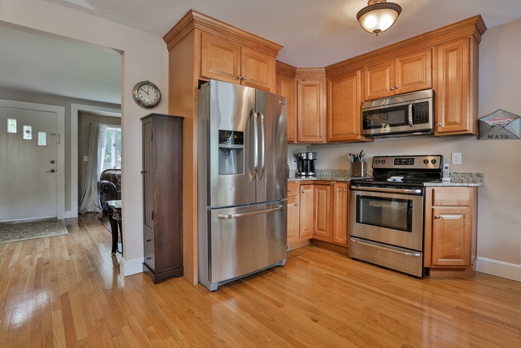 35 Herrick Road Peabody, MA 01960 - Photo 4 of 25 Gallery Image 4