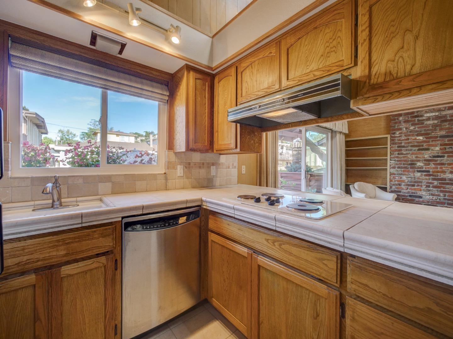 114 Hainline Road Aptos, CA 95003 - Photo 10 of 33 Gallery Image 10