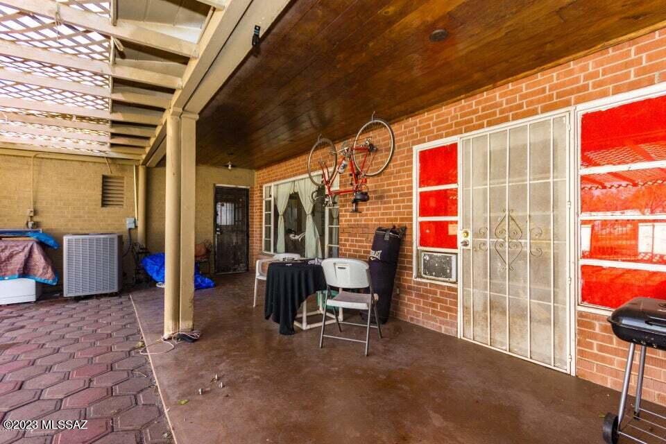 141 East Mojave Road Tucson, AZ 85705 - Photo 2 of 24