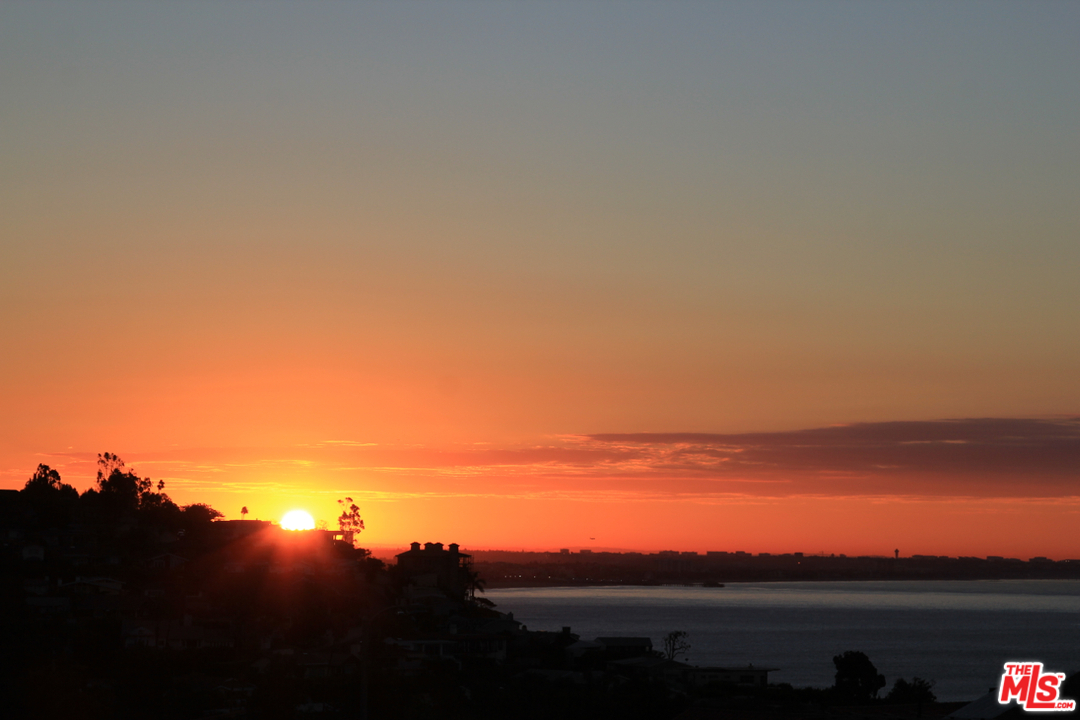 3641 Surfwood Road Malibu, CA 90265 - Photo 27 of 29 a view of sunset