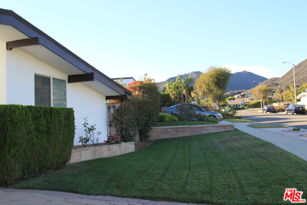 3641 Surfwood Road Malibu, CA 90265 - Photo 4 of 29 a view of outdoor space yard and patio