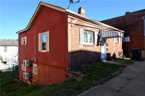 front view of house with a yard
