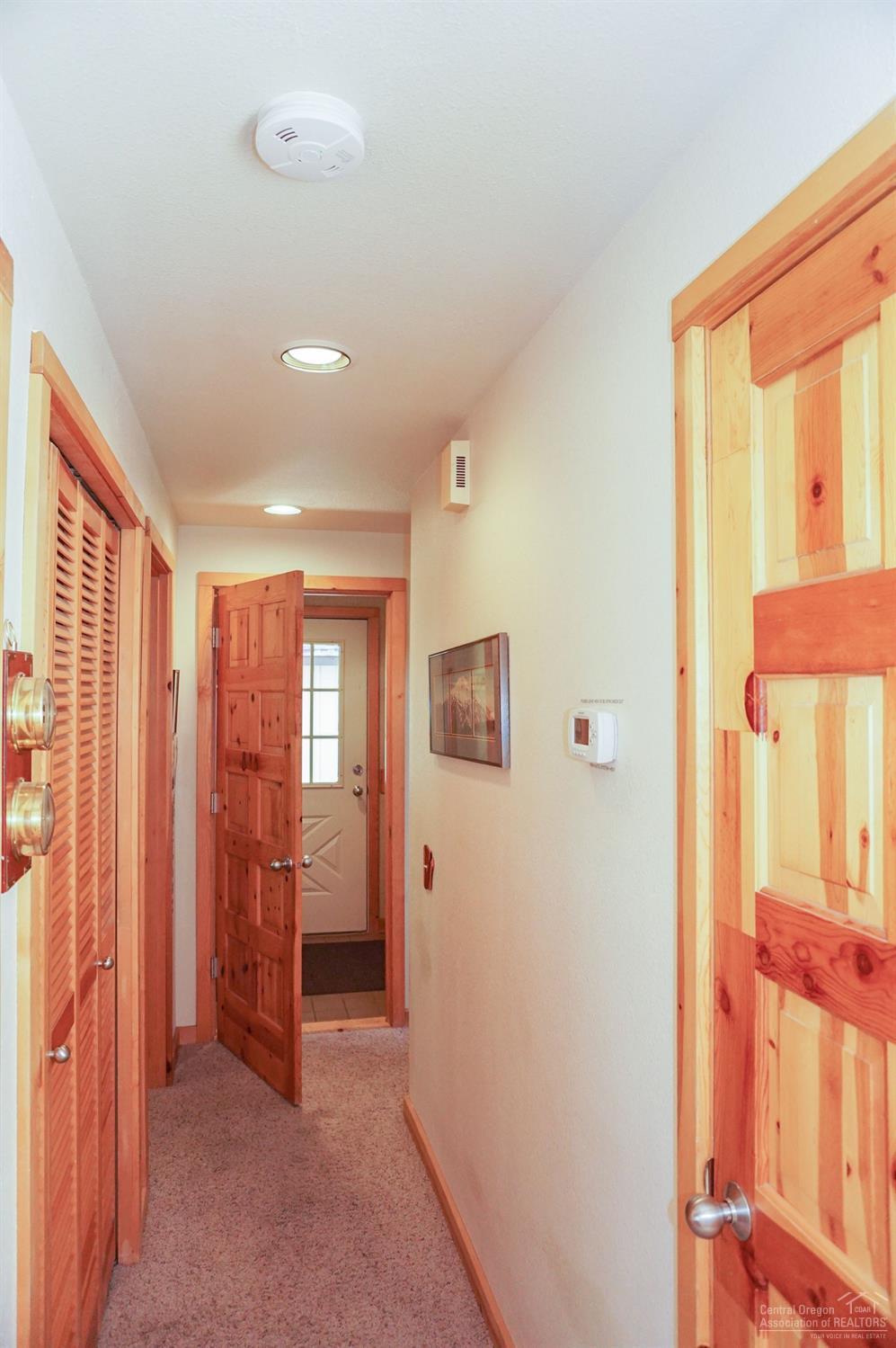 57534 Circle 4 Cabin Road Sunriver, OR 97707 - Photo 13 of 24 Additional Photo