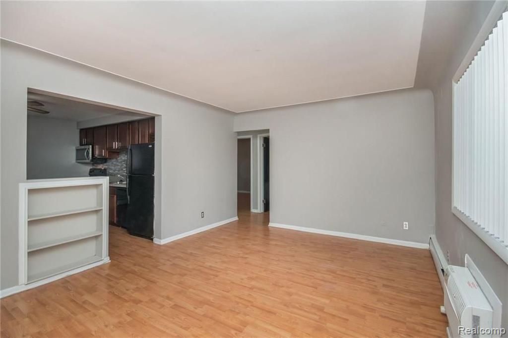 649 West Maple Road, Unit 6492 Clawson, MI 48017 - Photo 9 of 27