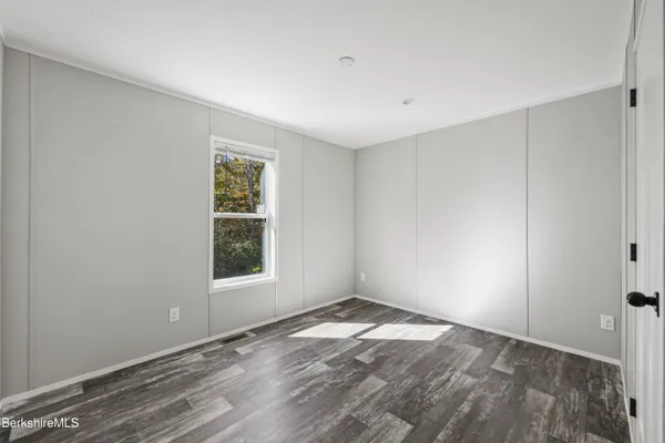 a view of empty room with window