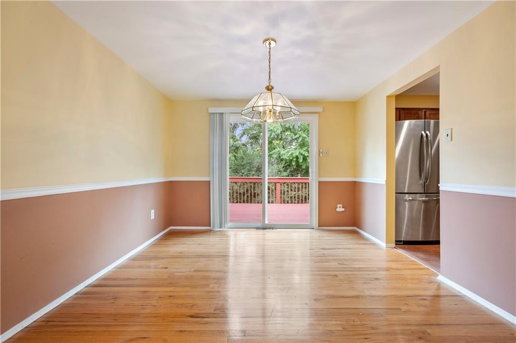 261 Foxcroft Road Pittsburgh, PA 15220 - Photo 6 of 29 Gallery Image 6