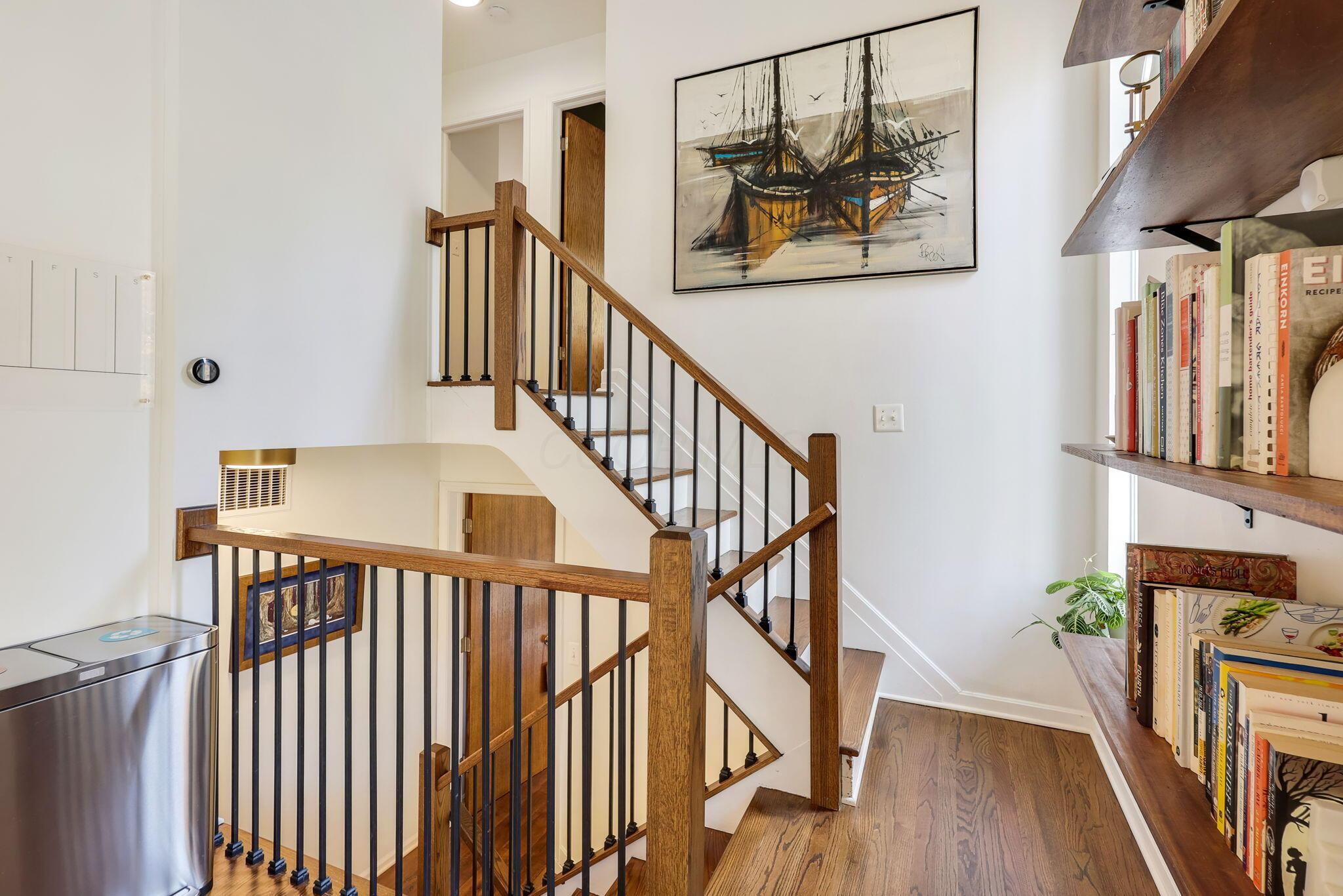 349 East Cooke Road Columbus, OH 43214 - Photo 27 of 78 Stairs