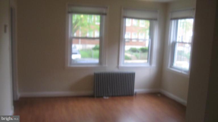 4033 Edgewood Road Baltimore, MD 21215 - Photo 2 of 12 Living Room