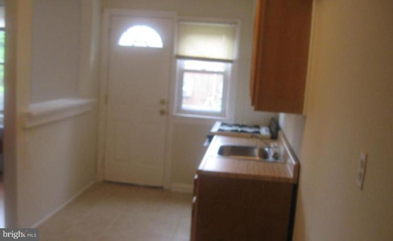 4033 Edgewood Road Baltimore, MD 21215 - Photo 4 of 12 Kitchen