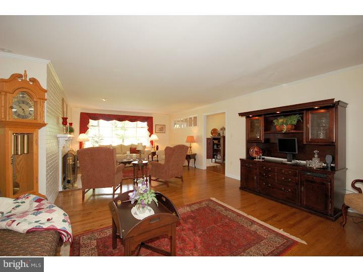 1122 Frog Hollow Road Collegeville, PA 19426 - Photo 8 of 25 Living Room