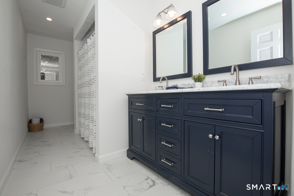 44 Farm Hill Road Wallingford, CT 06492 - Photo 13 of 38 Main full bathroom