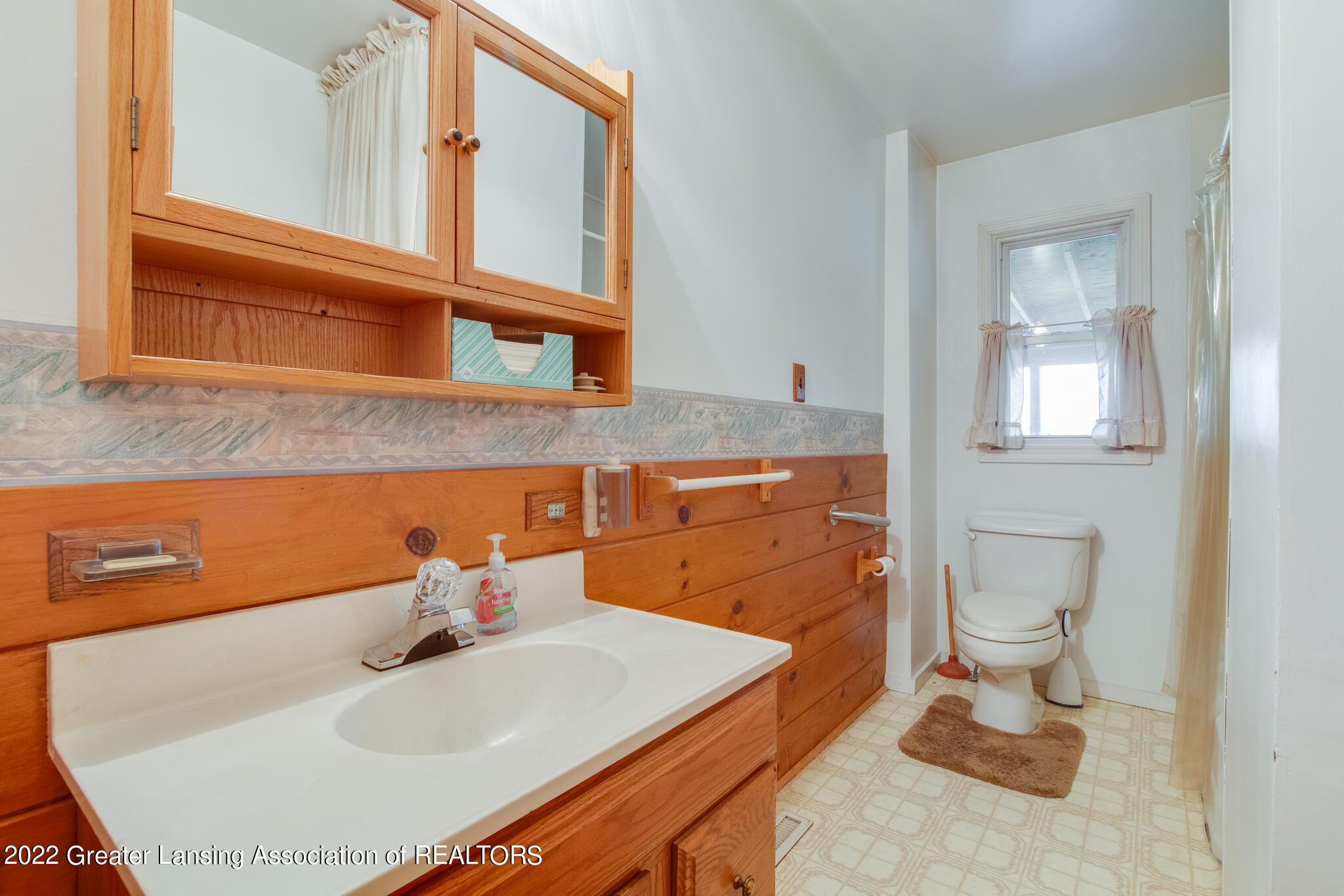26 North Onondaga Road Mason, MI 48854 - Photo 13 of 28 26_N_Onondaga_JEFF-22