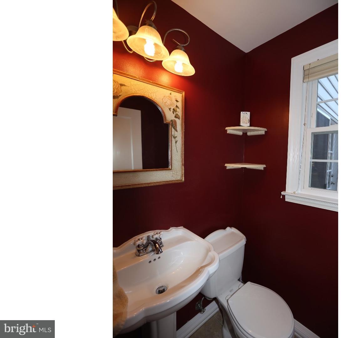 101 Waverly Road Wilmington, DE 19803 - Photo 13 of 22 Bathroom
