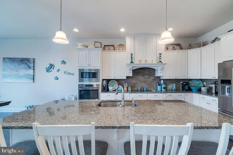 $925,000 | 38555 Goldfinch Lane, Ocean View, DE 19970