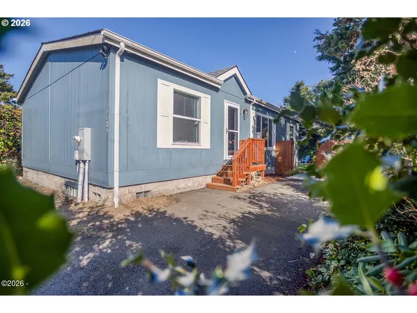 $399,000 | 6824 Southwest Galley Avenue, Lincoln City, OR 97367