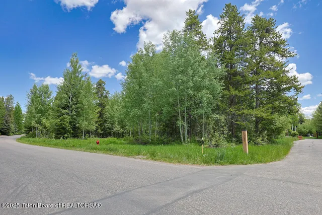 $2,950,000 | 3280 Teton Pines Drive, Wilson, WY 83014