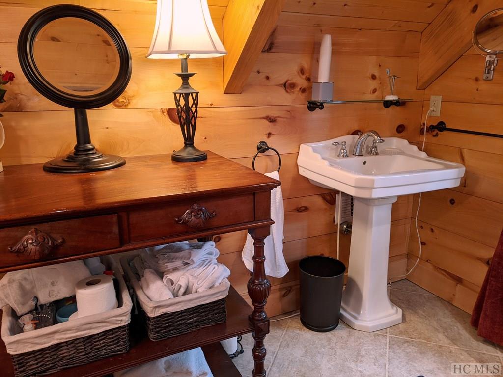 358 Dominion Road Cashiers, NC 28717 - Photo 16 of 24 Gallery Image 16