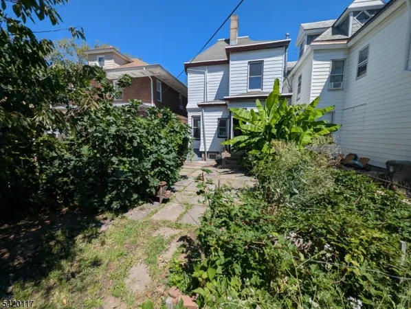 $4,500 | 124 2nd Avenue, Unit 1, Newark, NJ 07104