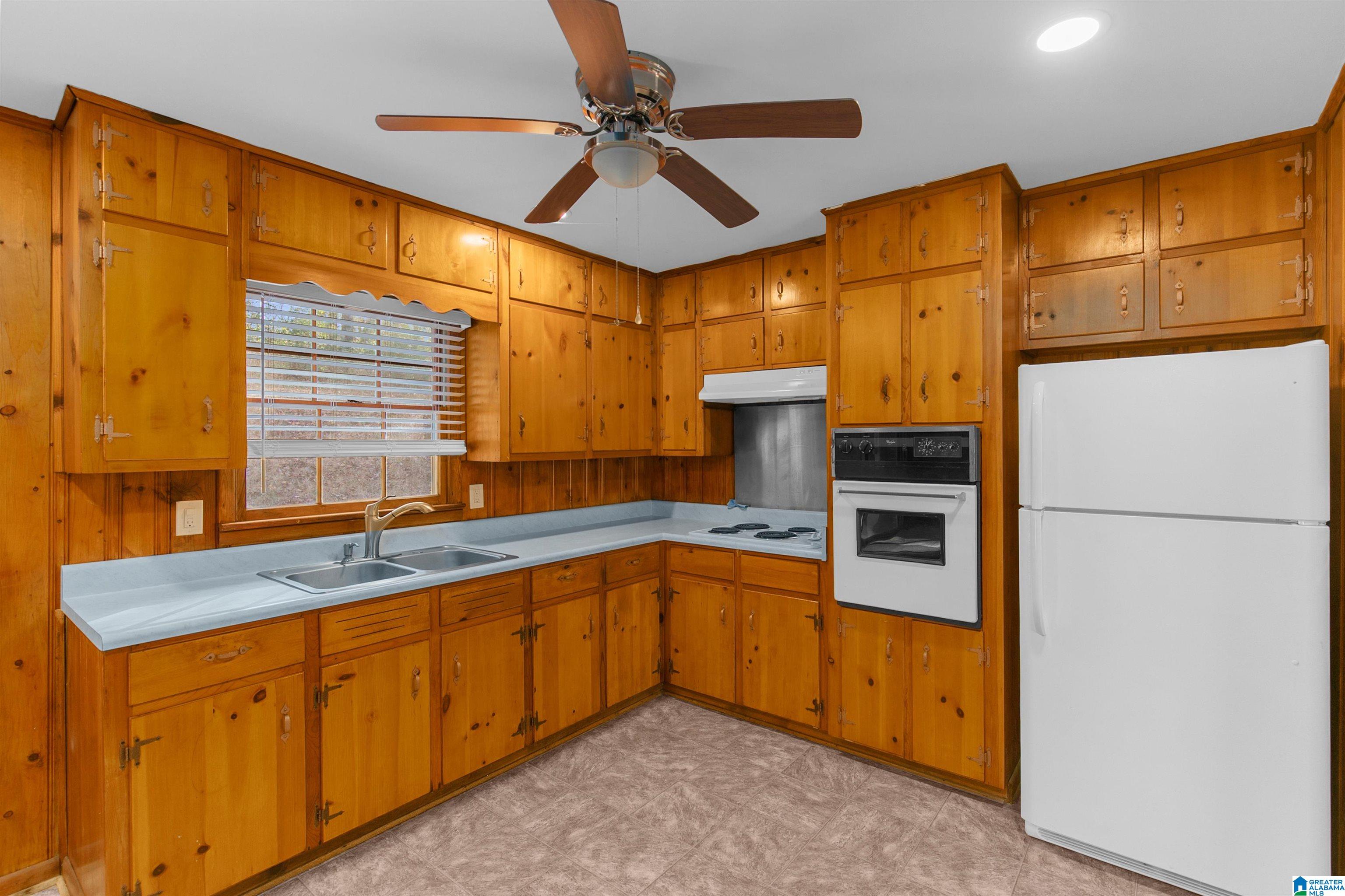 2321 3rd Way Northeast Birmingham, AL 35215 - Photo 10 of 26