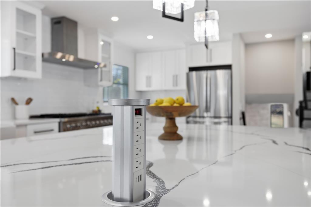 6856 Womack Court Northwest Atlanta, GA 30360 - Photo 9 of 35