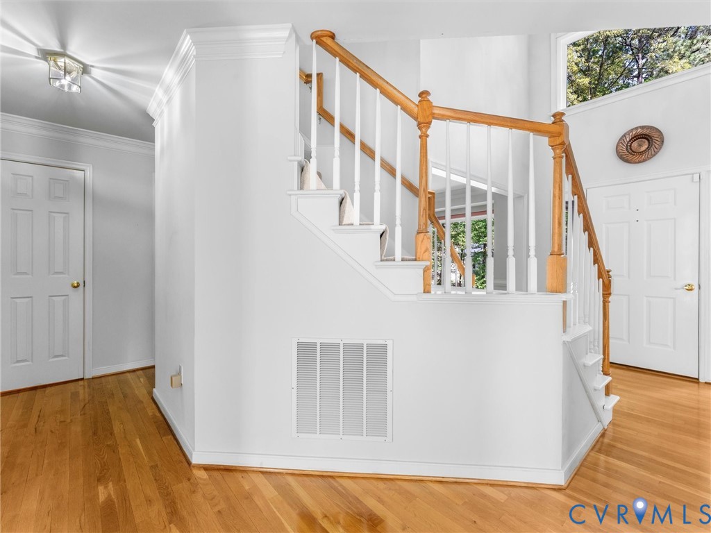 5610 Long Cove Road Midlothian, VA 23112 - Photo 14 of 54 Foyer