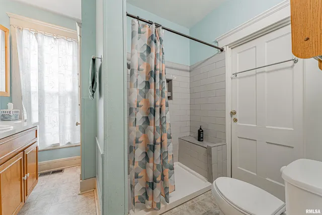 $139,900 | 225 4th Street, Lincoln, IL 62656