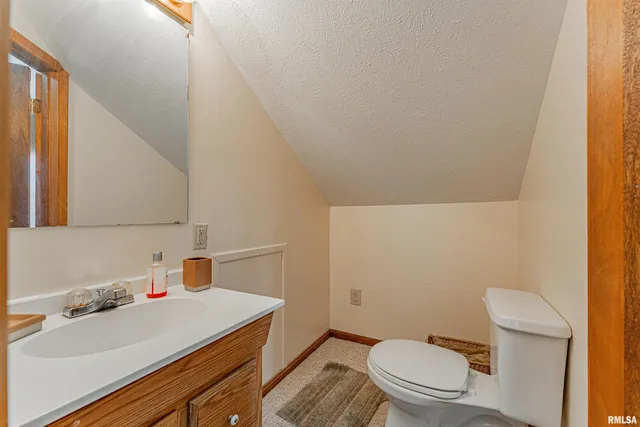 $139,900 | 225 4th Street, Lincoln, IL 62656