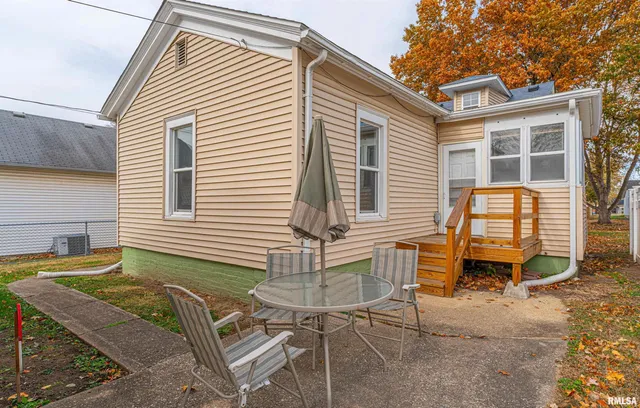 $139,900 | 225 4th Street, Lincoln, IL 62656