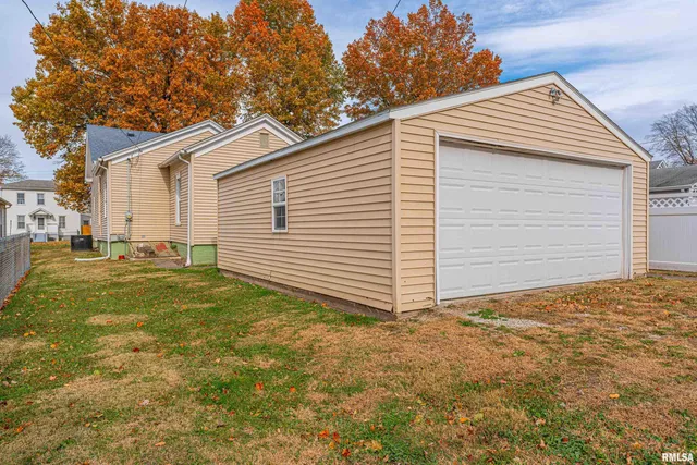 $139,900 | 225 4th Street, Lincoln, IL 62656