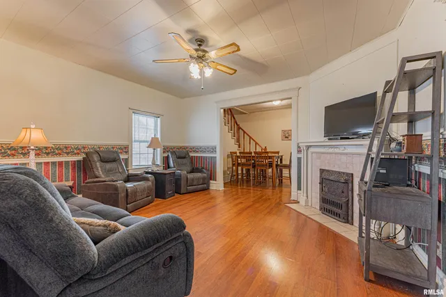 $139,900 | 225 4th Street, Lincoln, IL 62656