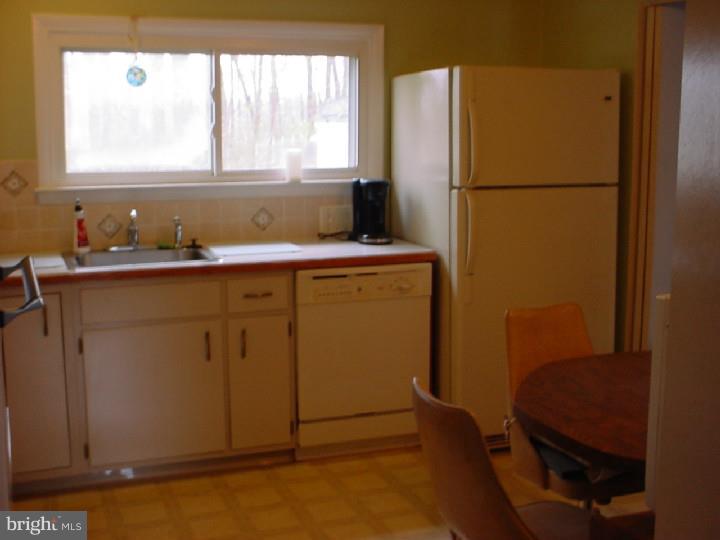 328 Clair Road Southampton, PA 18966 - Photo 8 of 25 Gallery Image 8