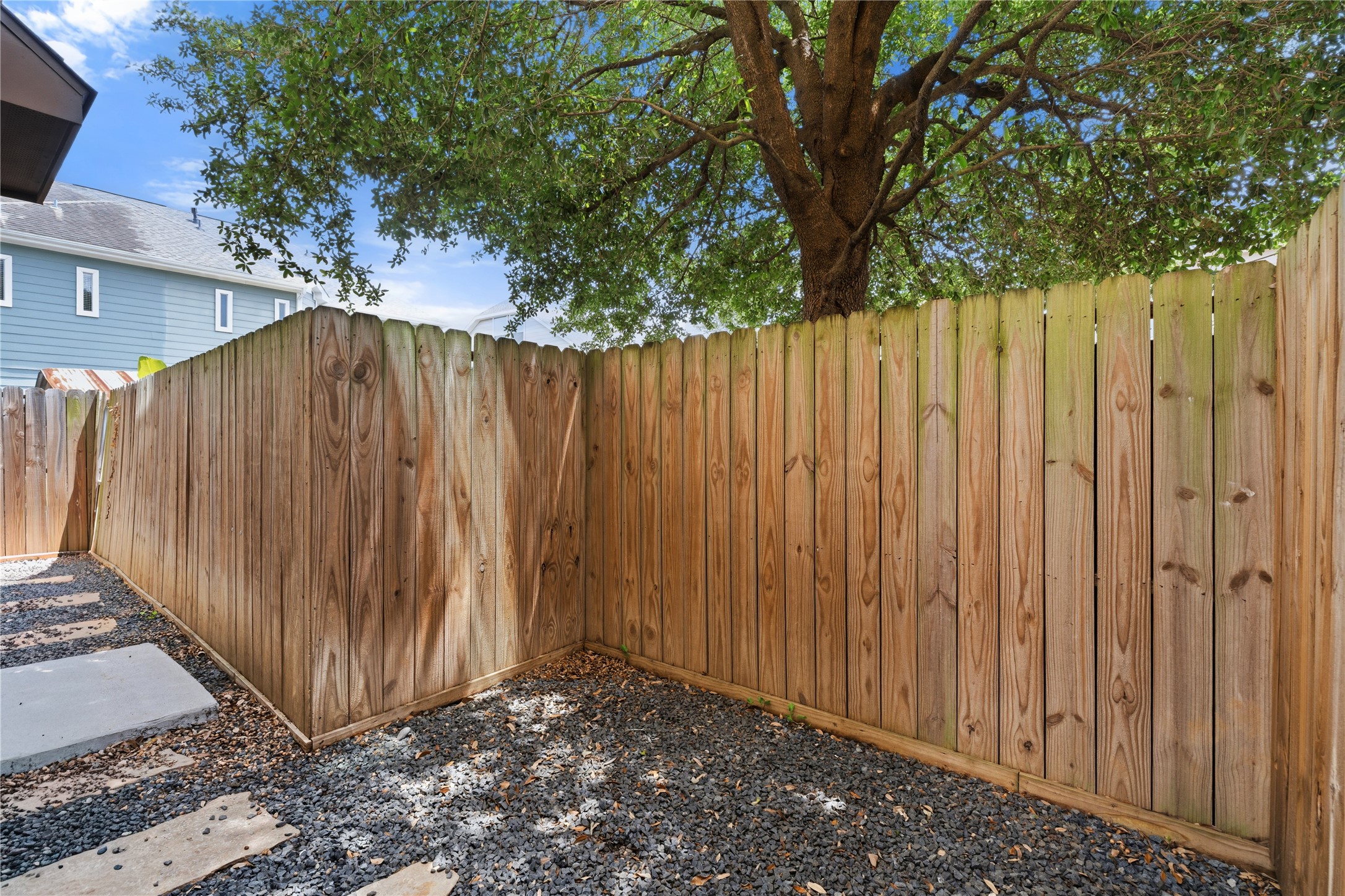2604 Bevis Street, Unit D Houston, TX 77008 - Photo 2 of 32
