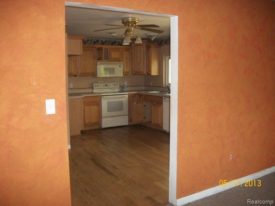3875 Oak Grove Road North Branch, MI 48461 - Photo 13 of 19 100_3980.JPG