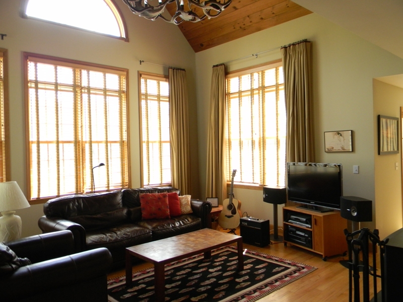 549 South Undermountain Road Sheffield, MA 01257 - Photo 5 of 16 living room