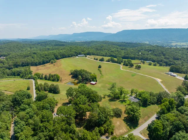 $799,900 | 919 John Burch Road West, Dunlap, TN 37327