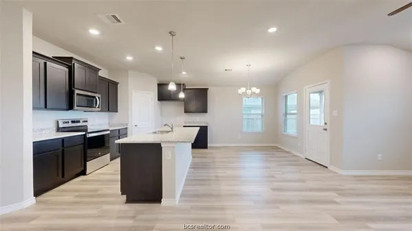 $2,200 | 2148 Chief Street, Bryan, TX 77807