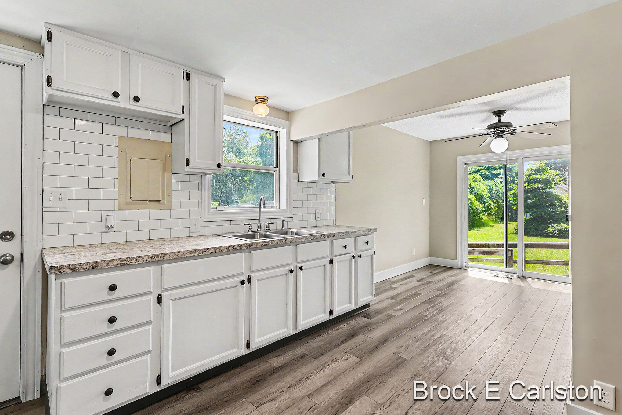 643 East Sternberg Road Norton Shores, MI 49441 - Photo 2 of 36 QJ1A9979