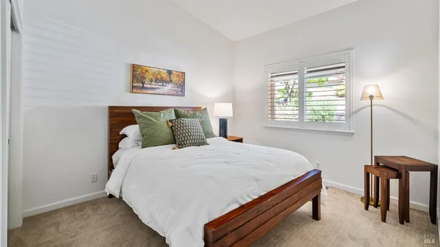 $1,895,000 | 219 Burgundy Road, Healdsburg, CA 95448