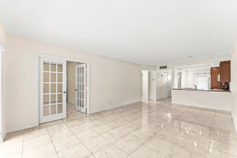 $249,999 | 400 Northeast 20th Street, Unit D101, Boca Raton, FL 33431